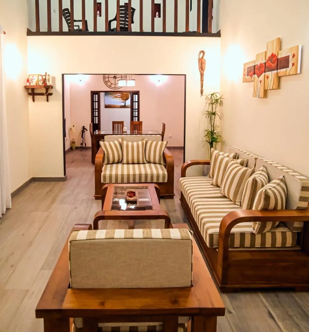 Relaxvilla نيجومبو 0*,