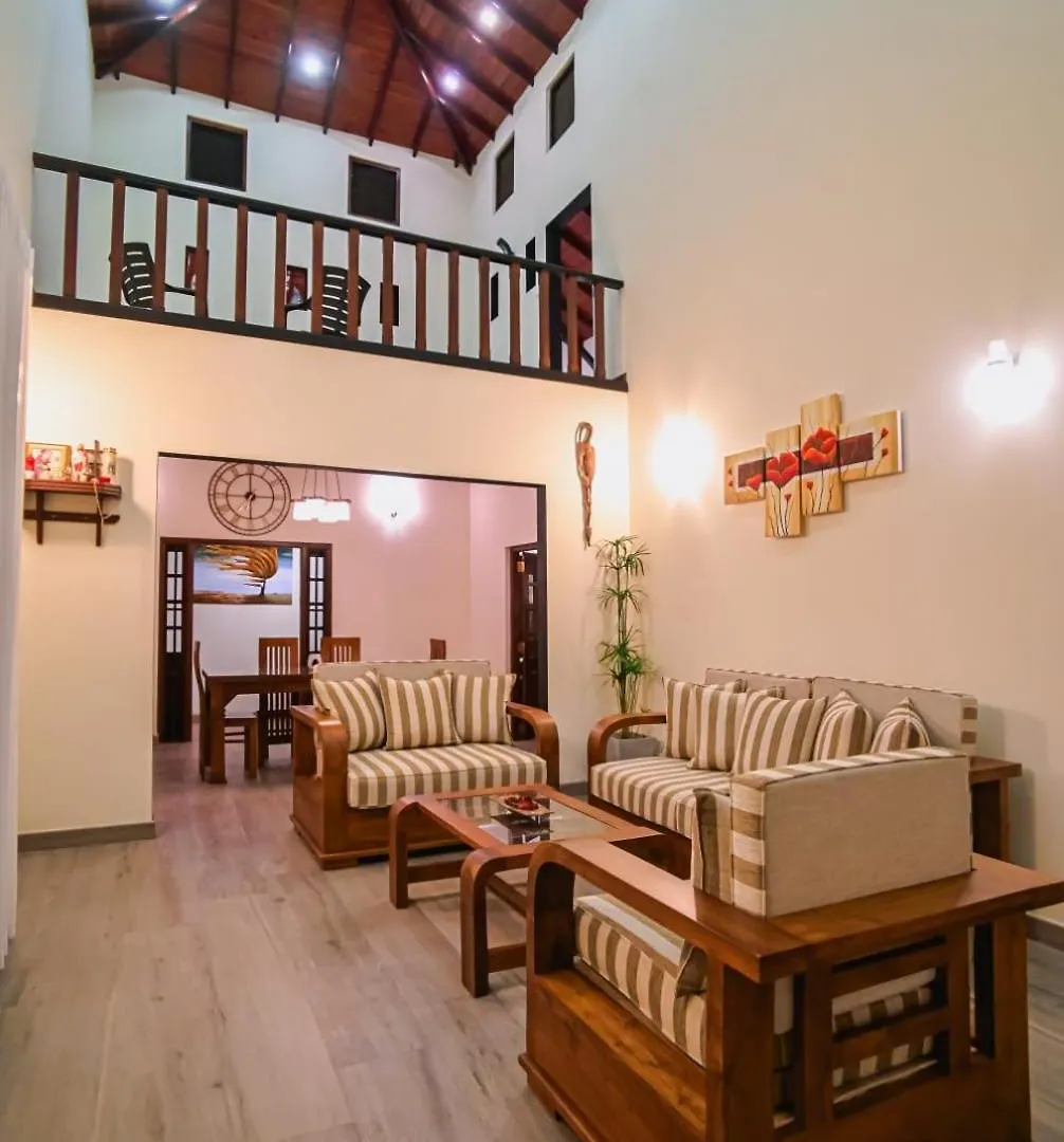 Relaxvilla نيجومبو بيت ضيافة